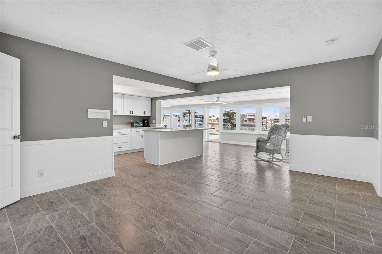 12050 7TH ST E, TREASURE ISLAND, FL, 33706
