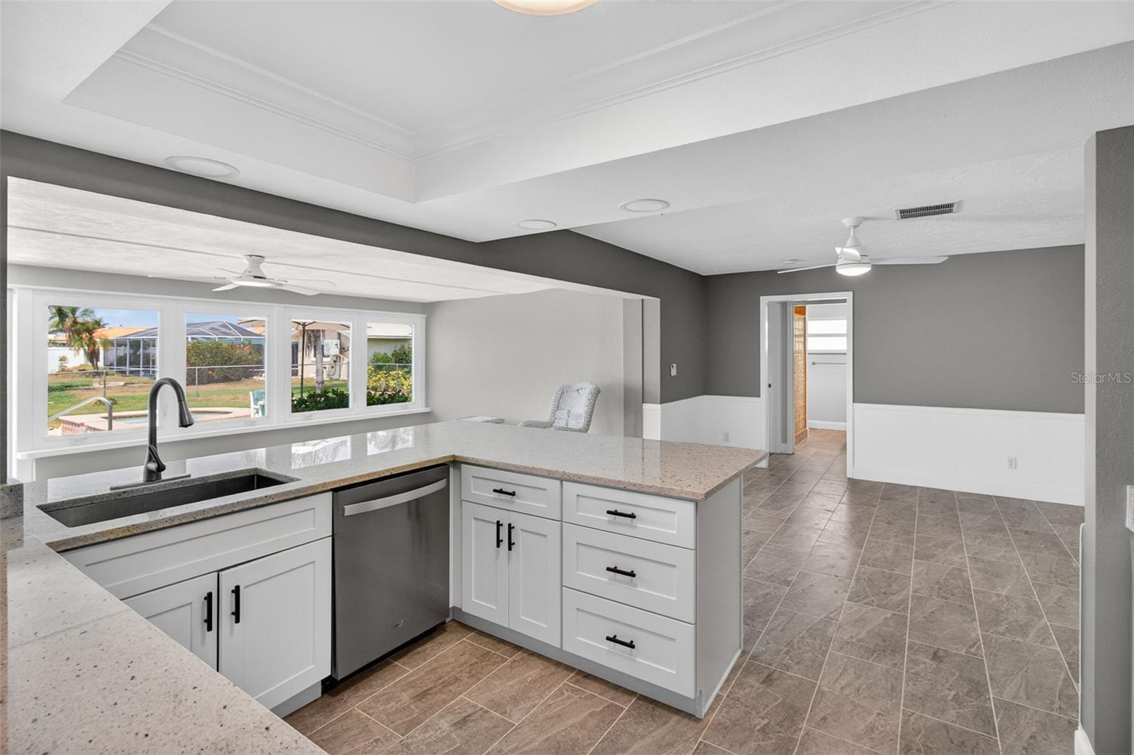 12050 7TH ST E, TREASURE ISLAND, FL, 33706