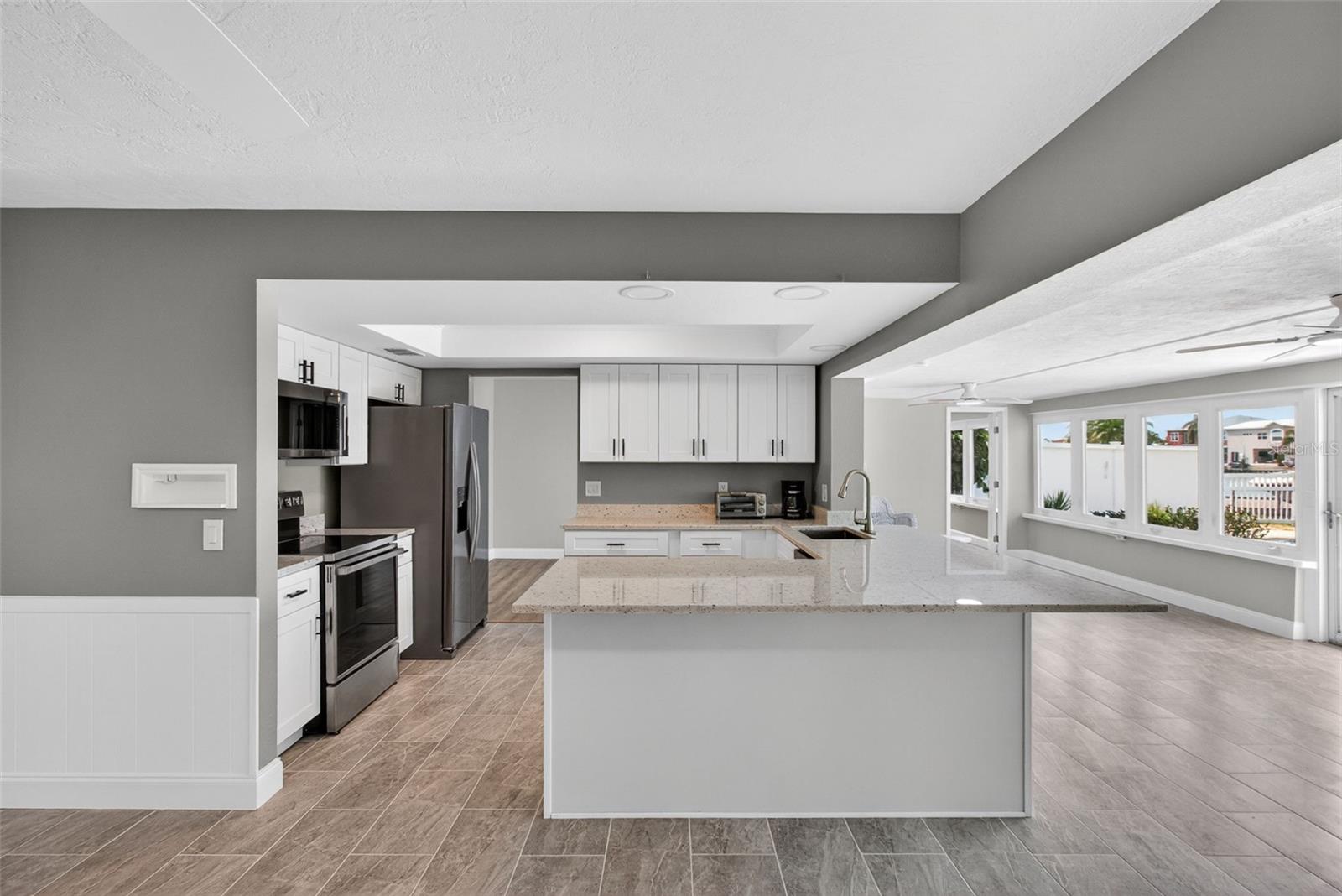 12050 7TH ST E, TREASURE ISLAND, FL, 33706