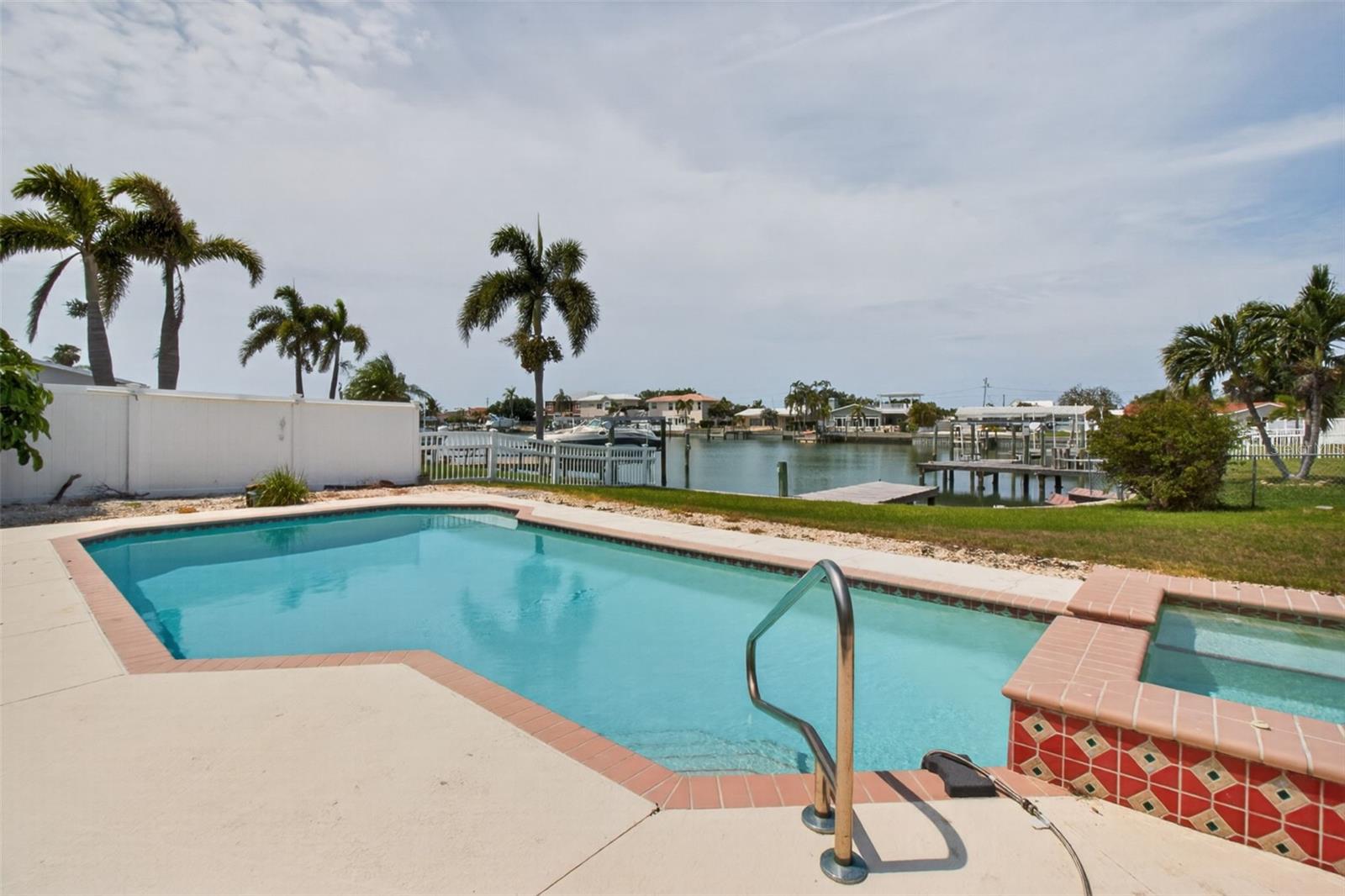 12050 7TH ST E, TREASURE ISLAND, FL, 33706