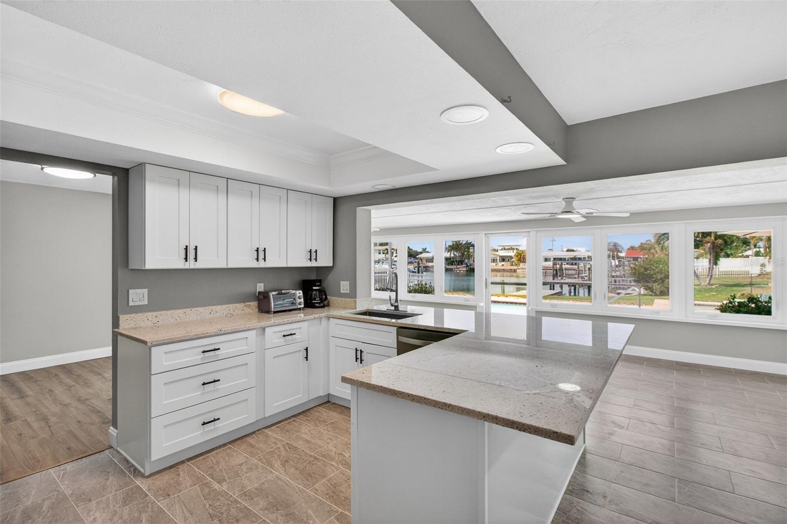 12050 7TH ST E, TREASURE ISLAND, FL, 33706