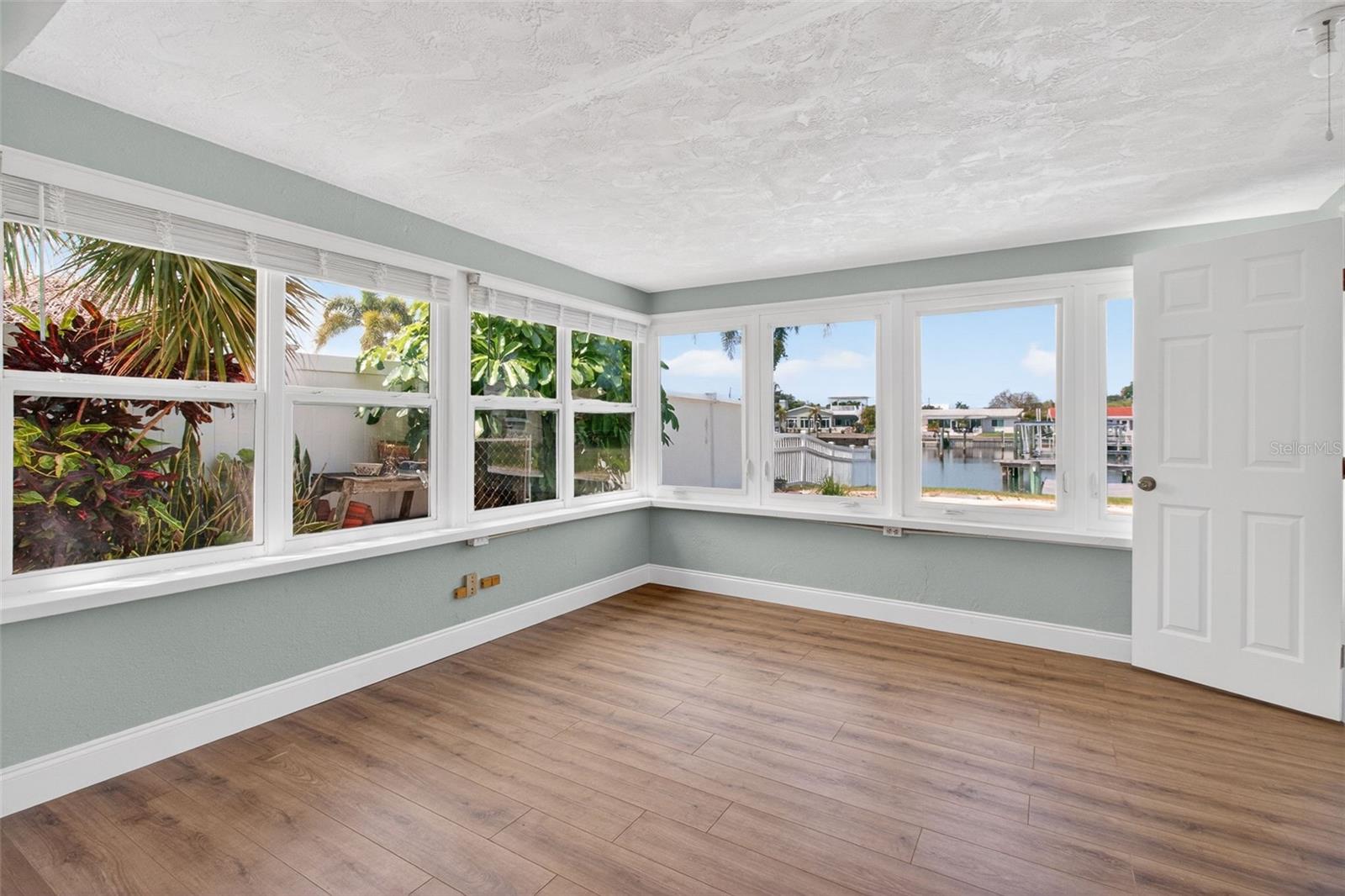 12050 7TH ST E, TREASURE ISLAND, FL, 33706
