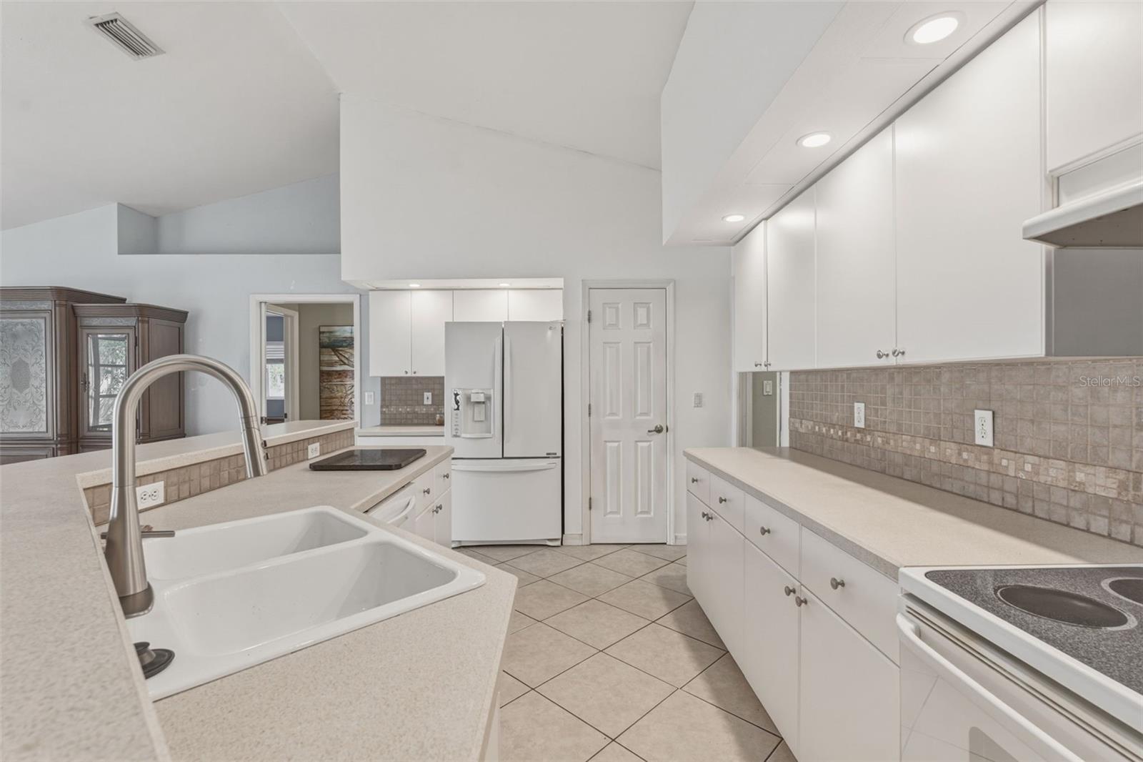 23244 SAFARI AVE, PORT CHARLOTTE, FL, 33954