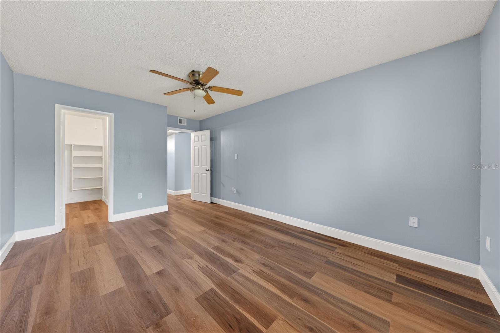 4205 S. SEMORAN BLVD #11, ORLANDO, FL, 32822