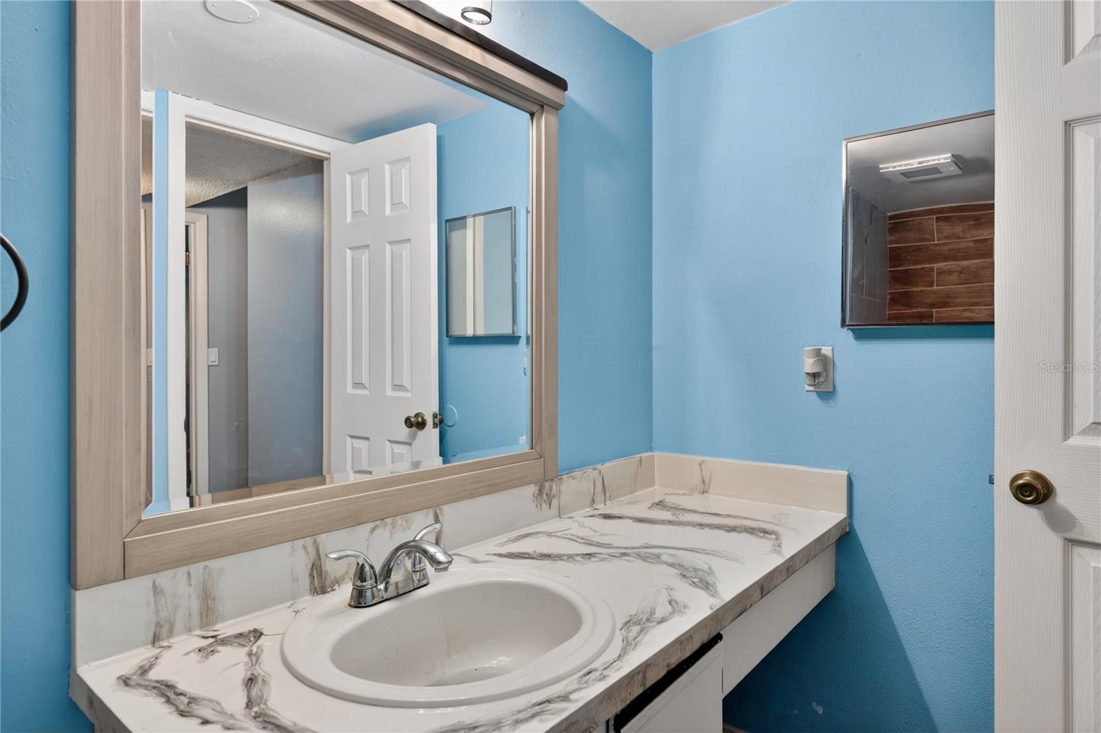 4205 S. SEMORAN BLVD #11, ORLANDO, FL, 32822