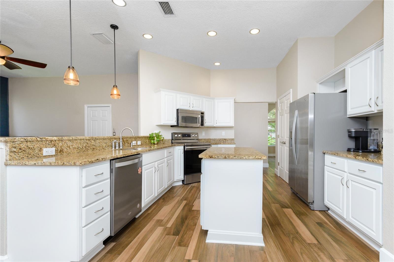 370 S LOST LAKE LN, CASSELBERRY, FL, 32707
