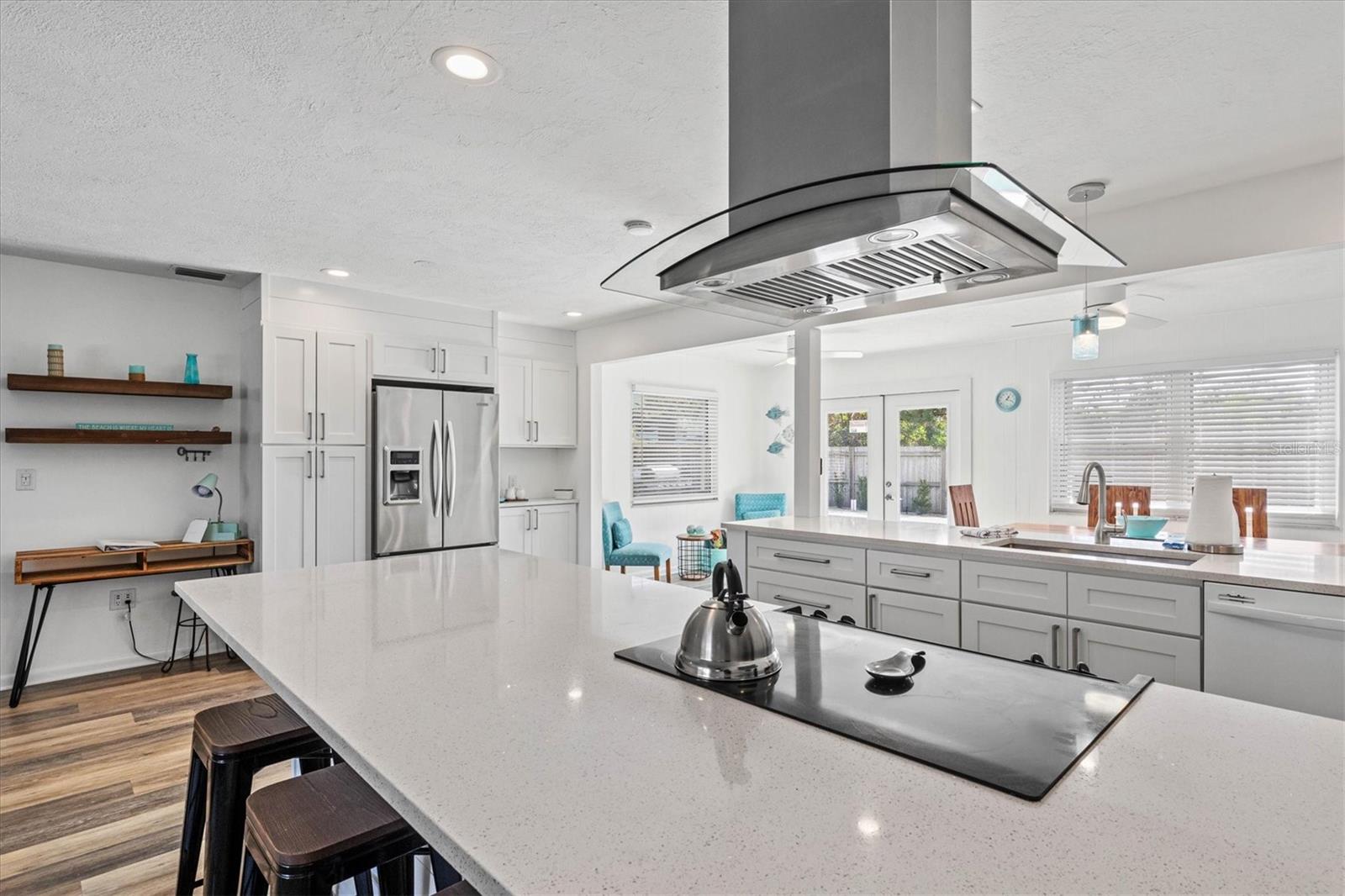 2572 JEFFERSON CIR, SARASOTA, FL, 34239