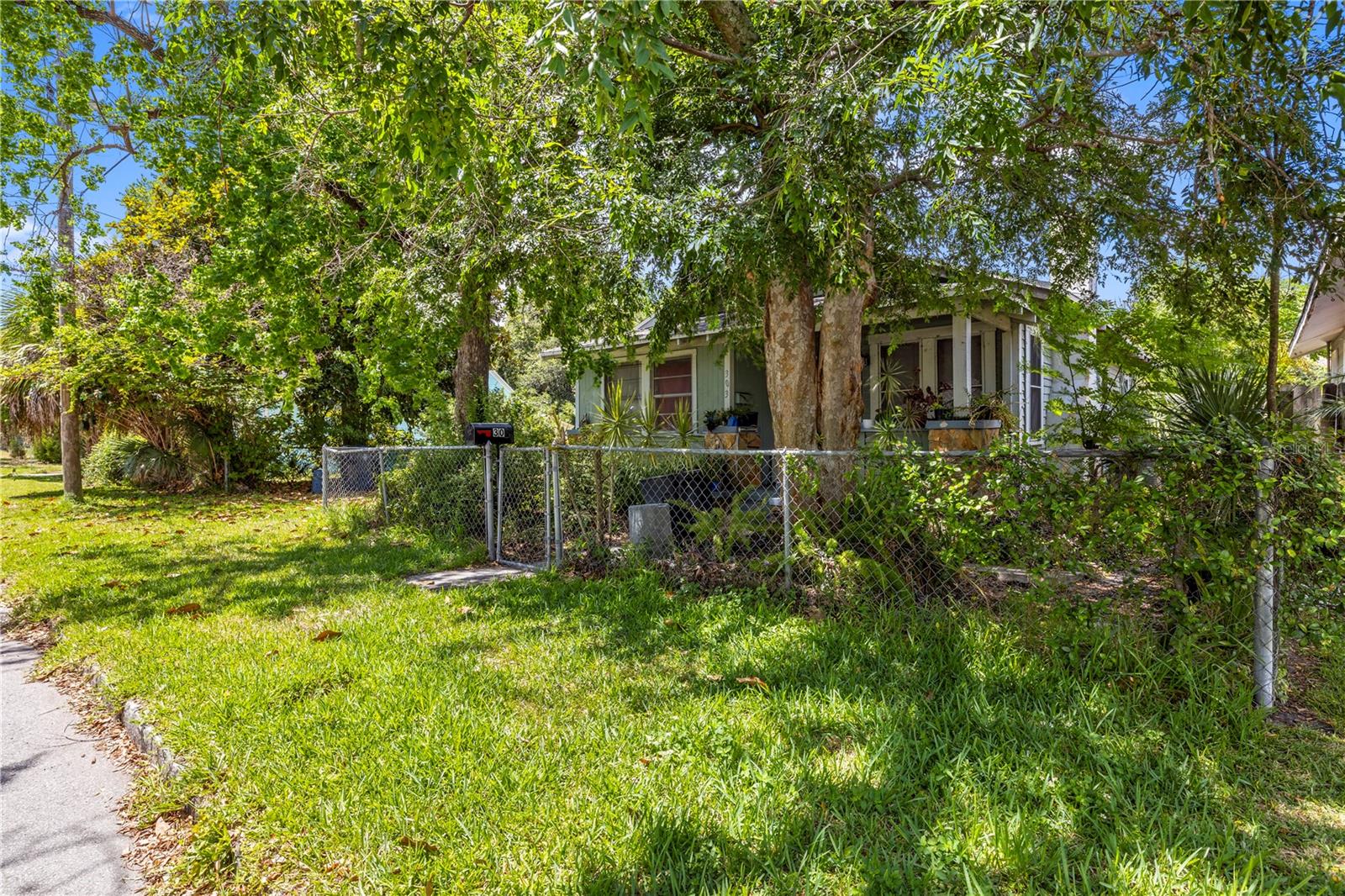 303 W IDLEWILD AVE, TAMPA, FL, 33604