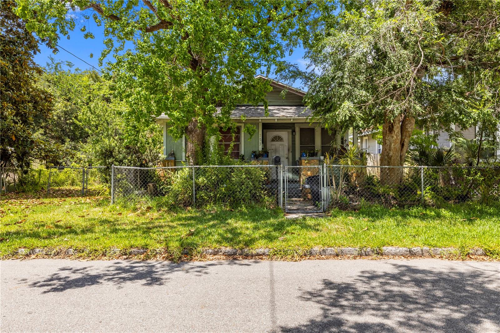 303 W IDLEWILD AVE, TAMPA, FL, 33604