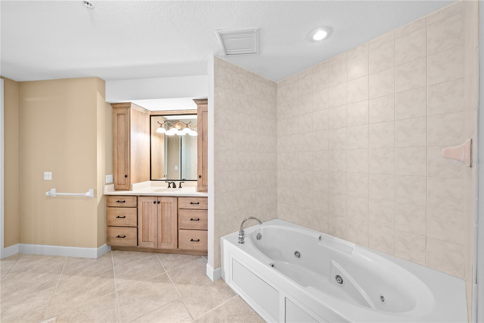 2855 S ATLANTIC AVE #201, DAYTONA BEACH, FL, 32118