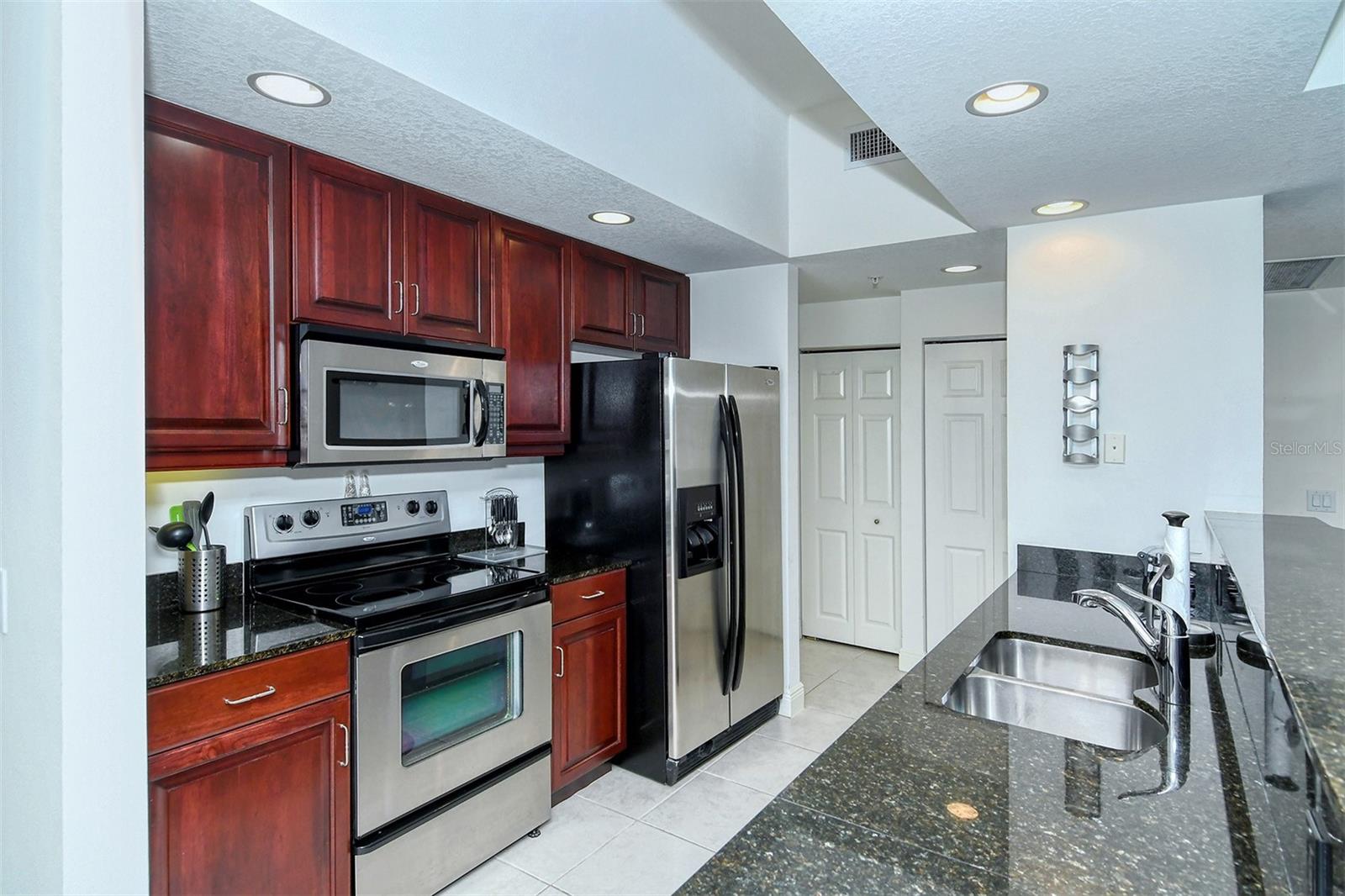 800 N TAMIAMI TRL #203, SARASOTA, FL, 34236