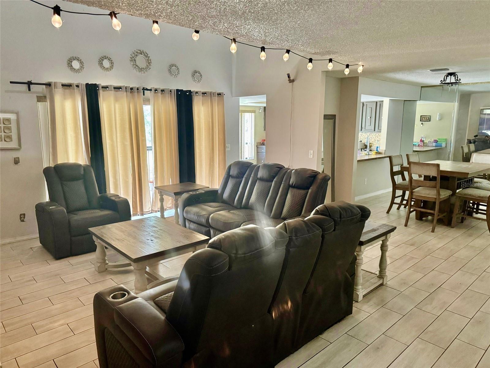 4747 PURITAN CIR #523, TAMPA, FL, 33617