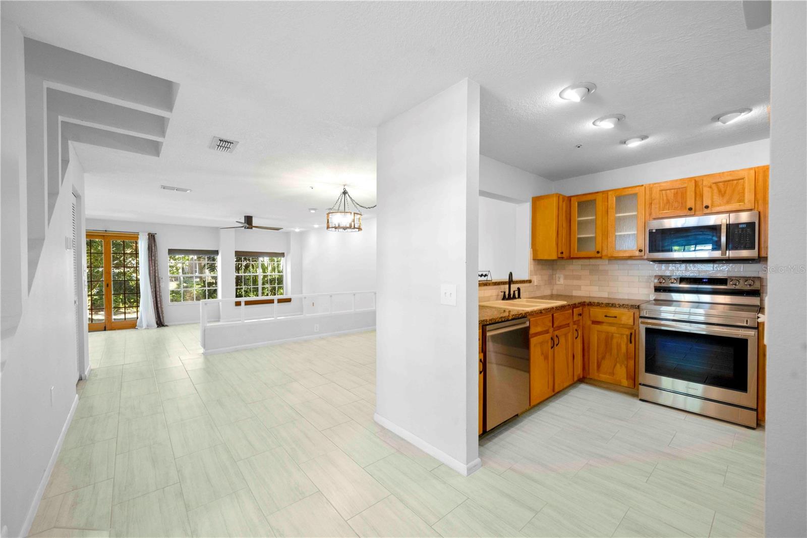 641 MAPLE OAK. CIR #101, ALTAMONTE SPRINGS, FL, 32701
