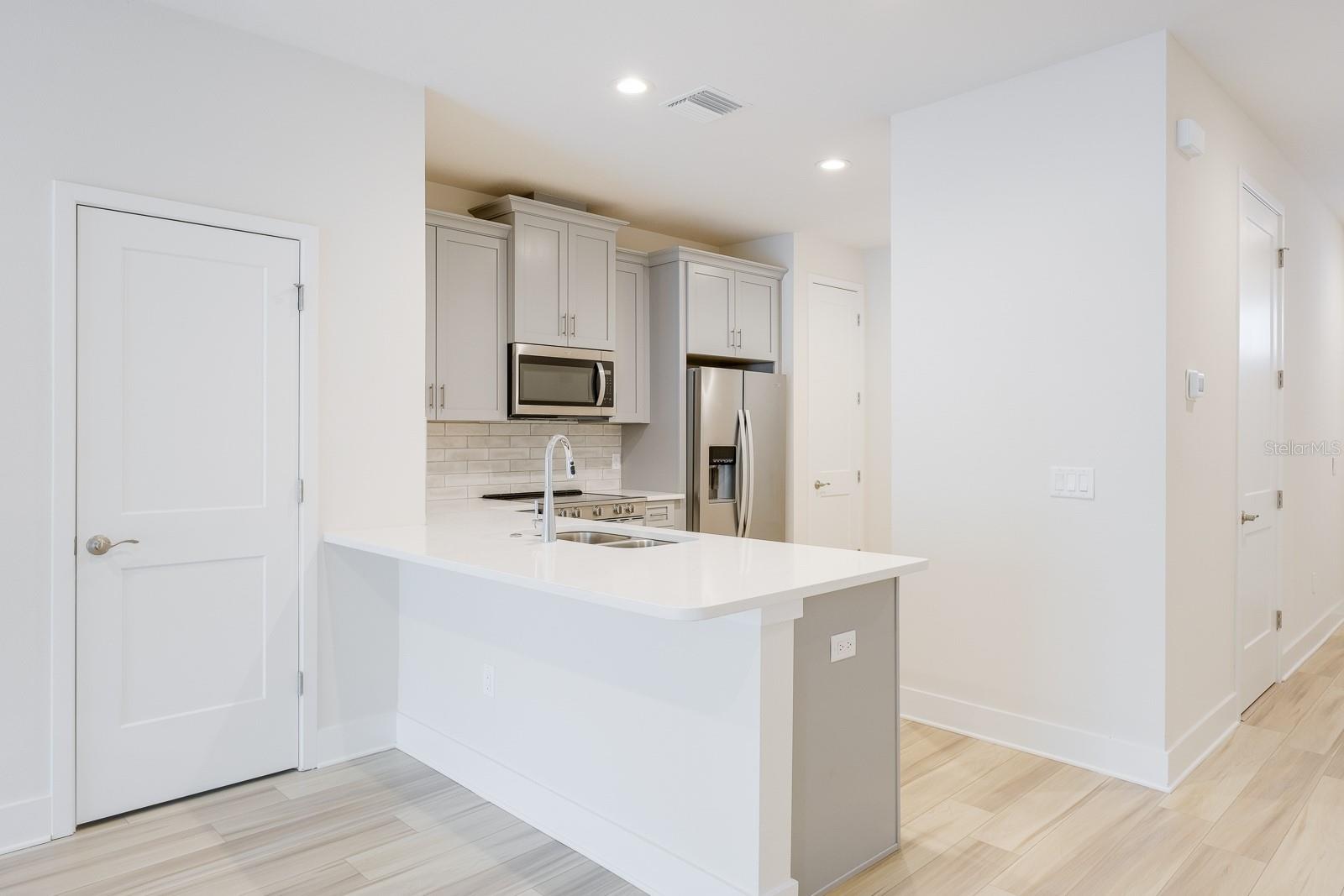 408 FINN WAY, DUNEDIN, FL, 34698