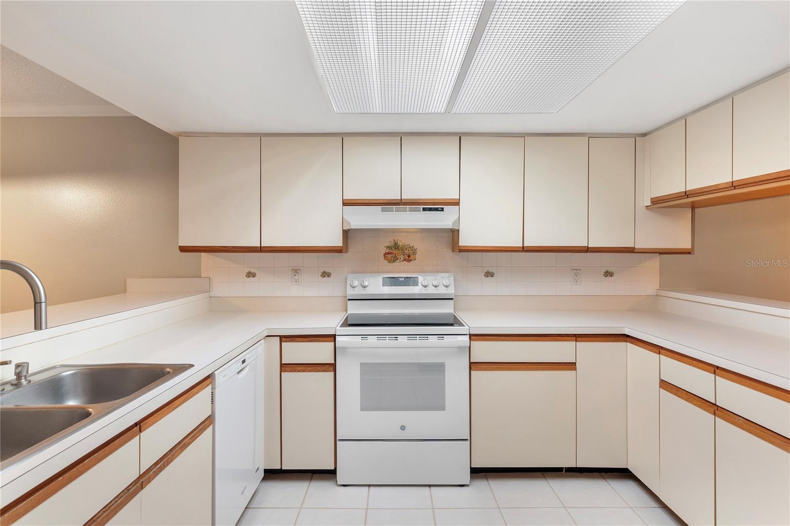 2651 MICHAEL PL #104, DUNEDIN, FL, 34698
