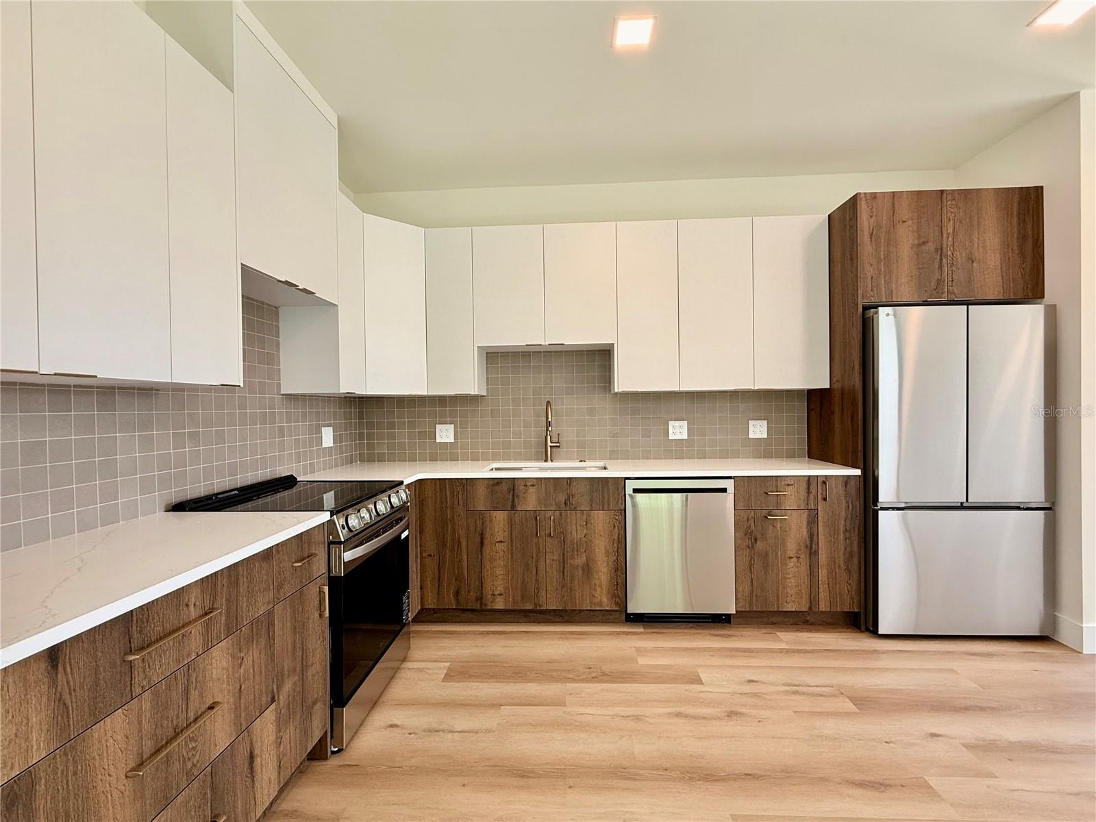 106 36th St N 1ST AVE N #3D, ST PETERSBURG, FL, 33713