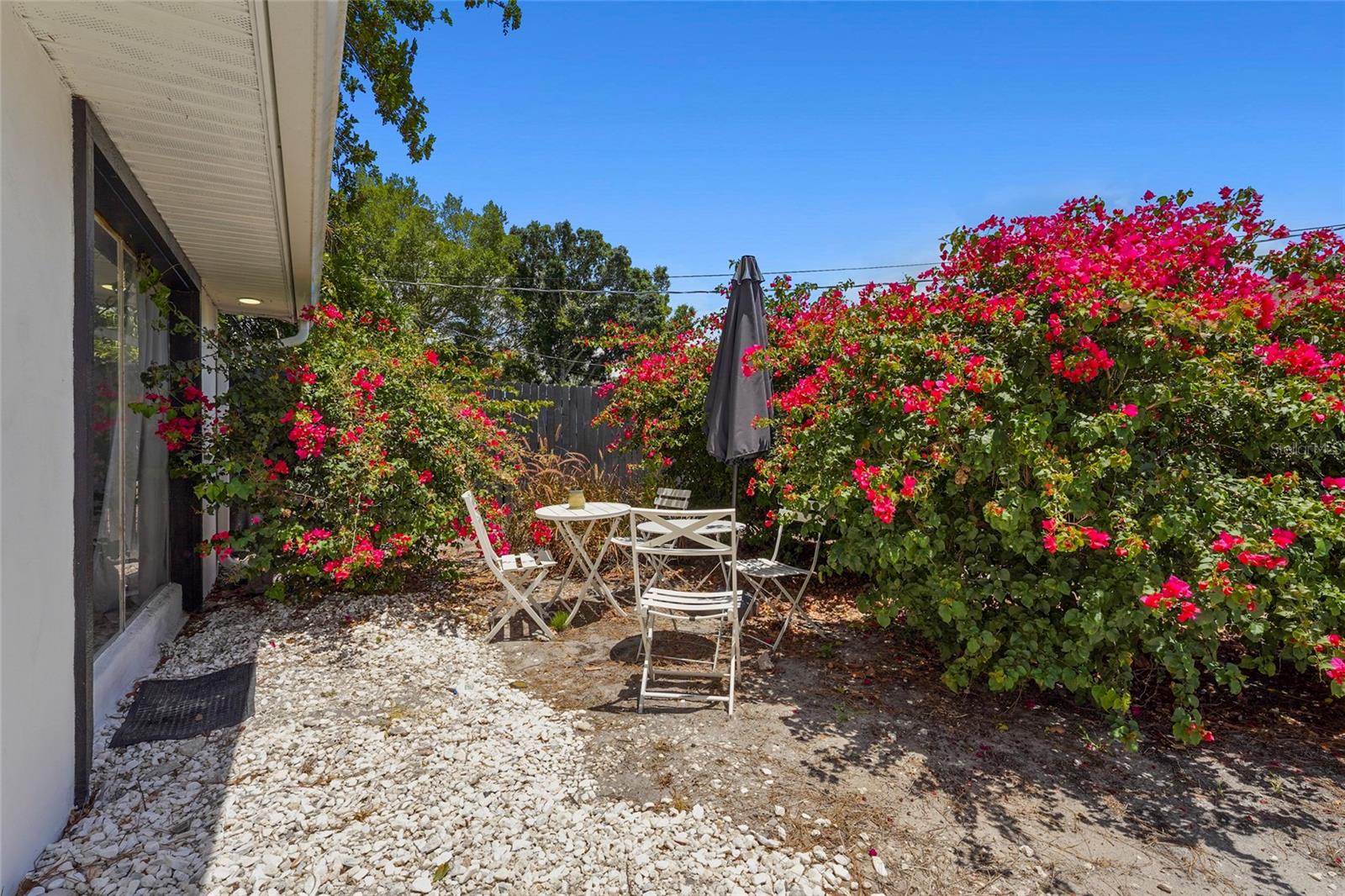 831 WINTER GARDEN DR, SARASOTA, FL, 34243