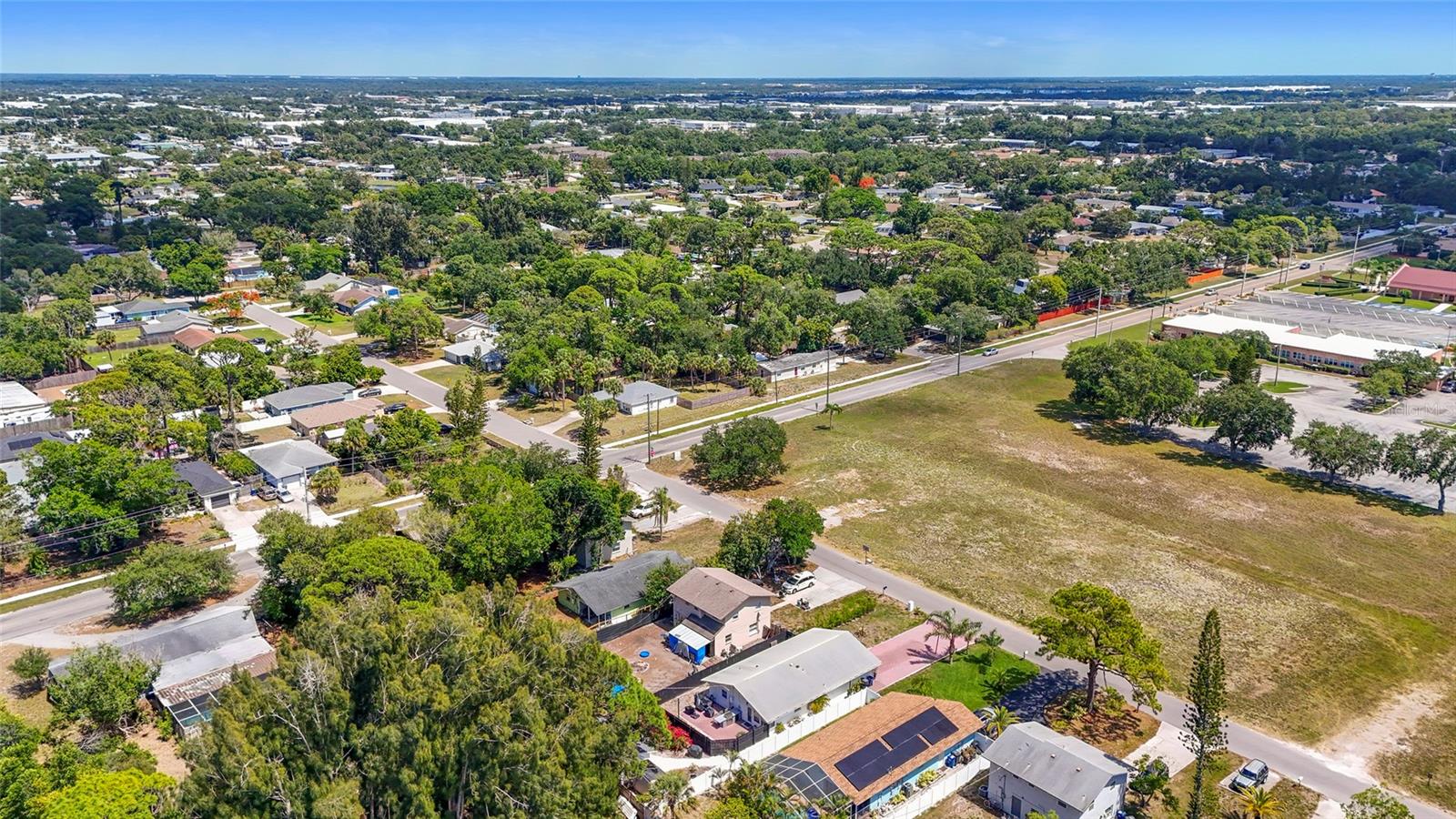 831 WINTER GARDEN DR, SARASOTA, FL, 34243
