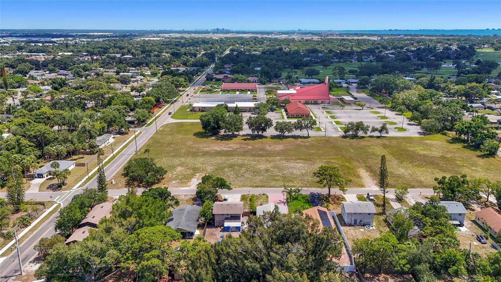 831 WINTER GARDEN DR, SARASOTA, FL, 34243
