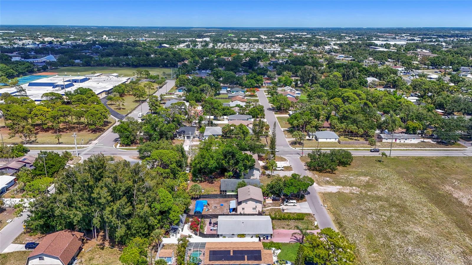 831 WINTER GARDEN DR, SARASOTA, FL, 34243
