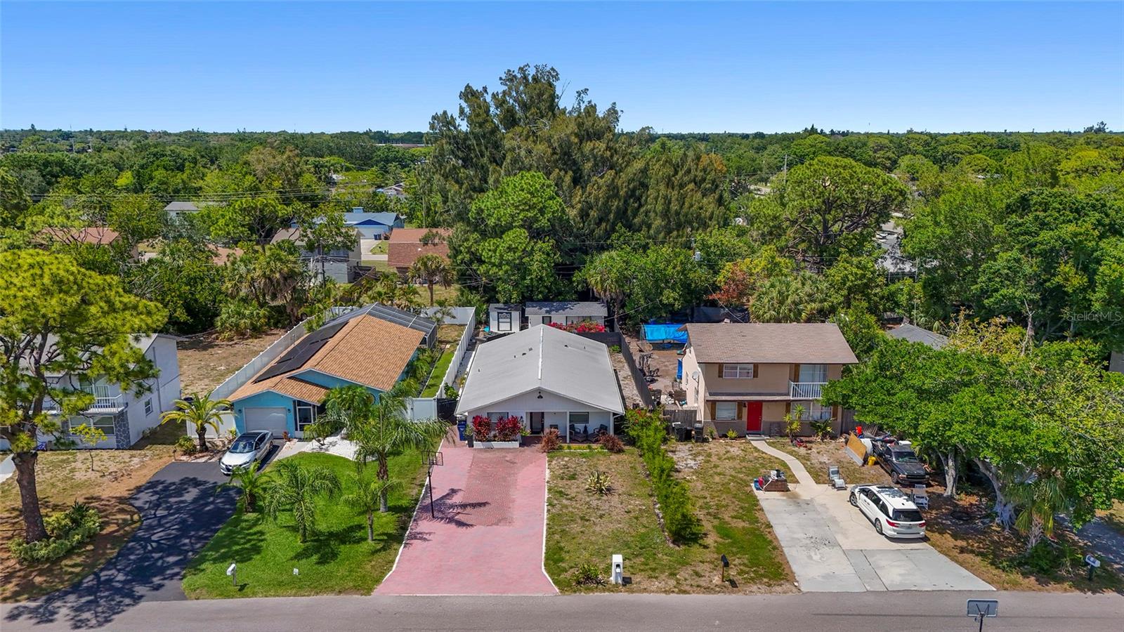 831 WINTER GARDEN DR, SARASOTA, FL, 34243