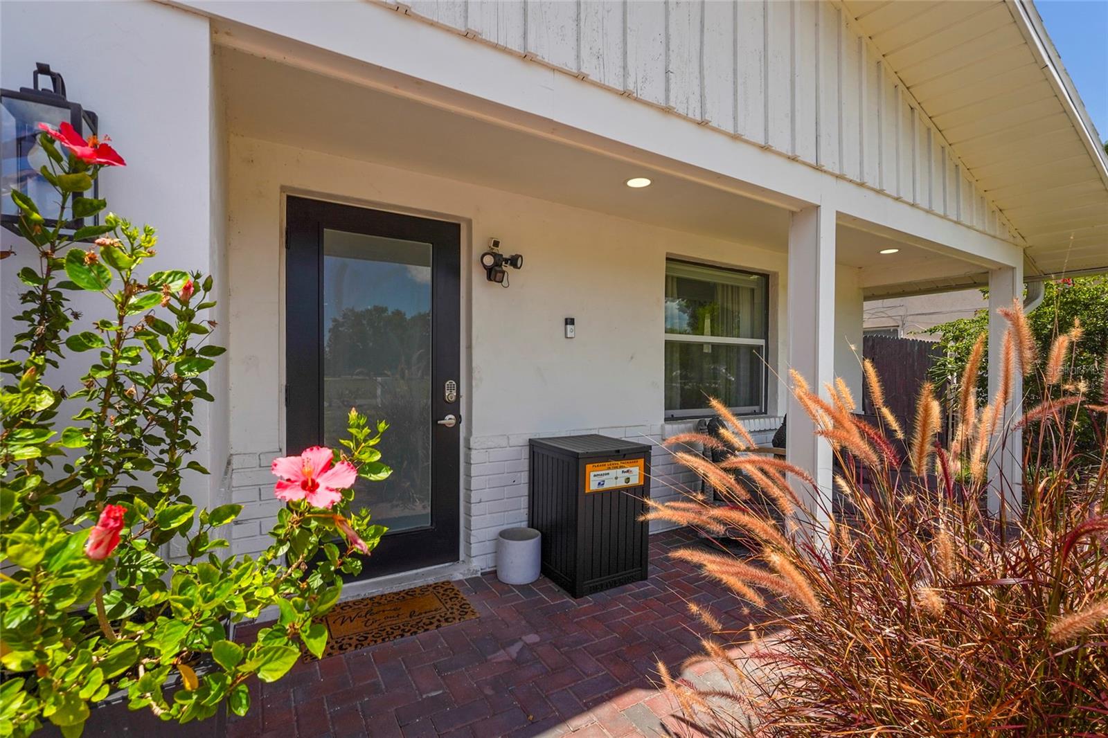 831 WINTER GARDEN DR, SARASOTA, FL, 34243