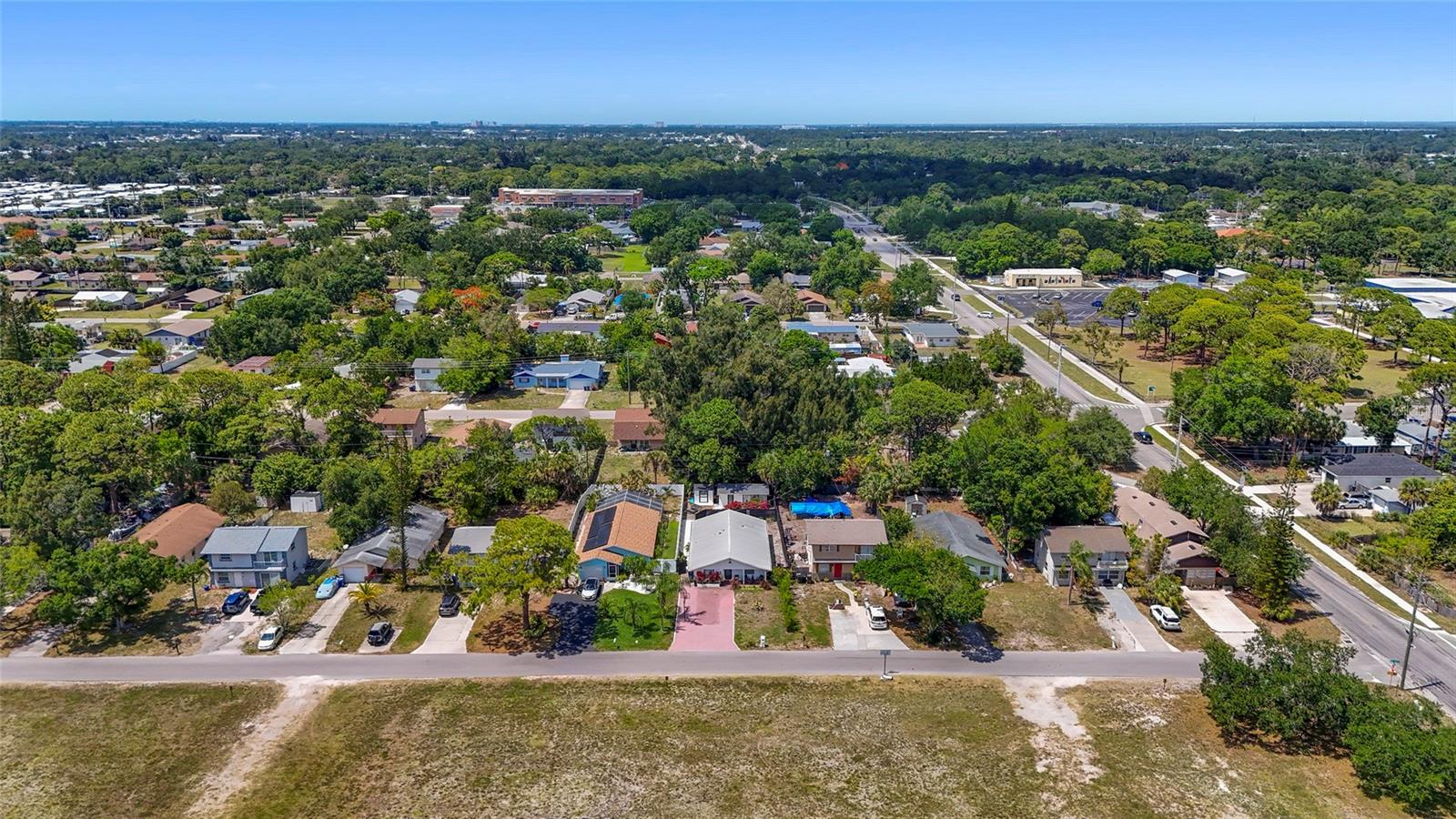 831 WINTER GARDEN DR, SARASOTA, FL, 34243