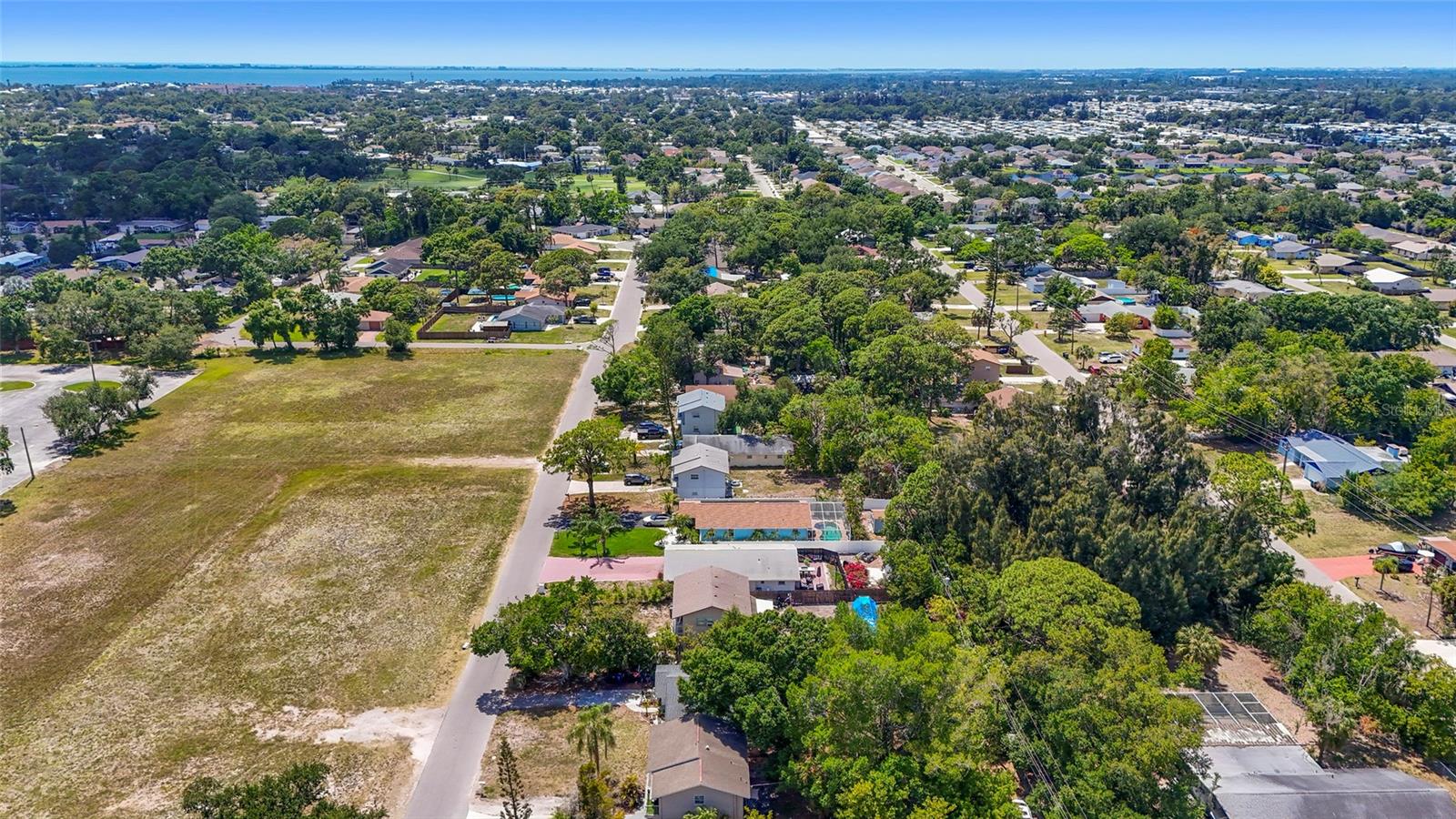 831 WINTER GARDEN DR, SARASOTA, FL, 34243