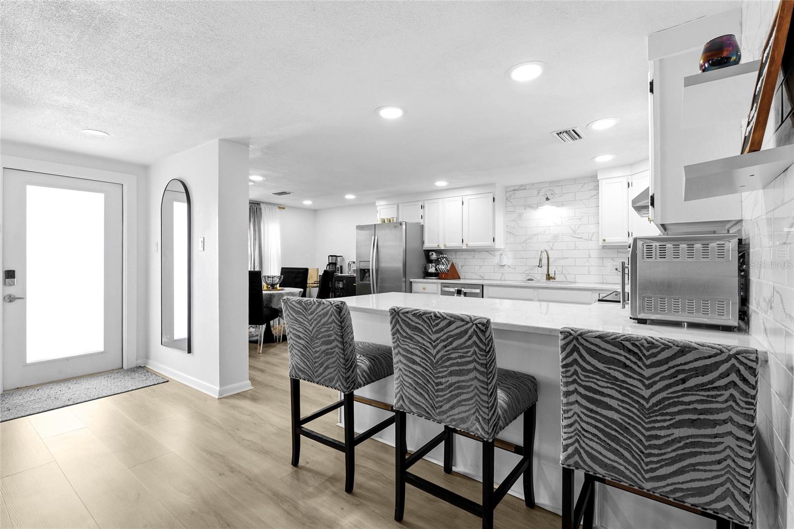 831 WINTER GARDEN DR, SARASOTA, FL, 34243