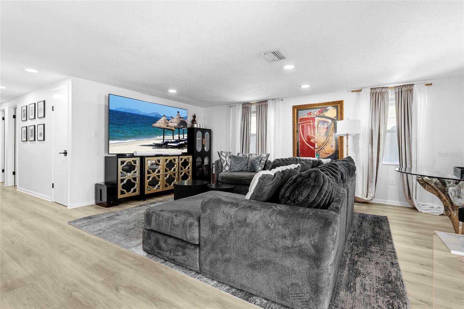 831 WINTER GARDEN DR, SARASOTA, FL, 34243