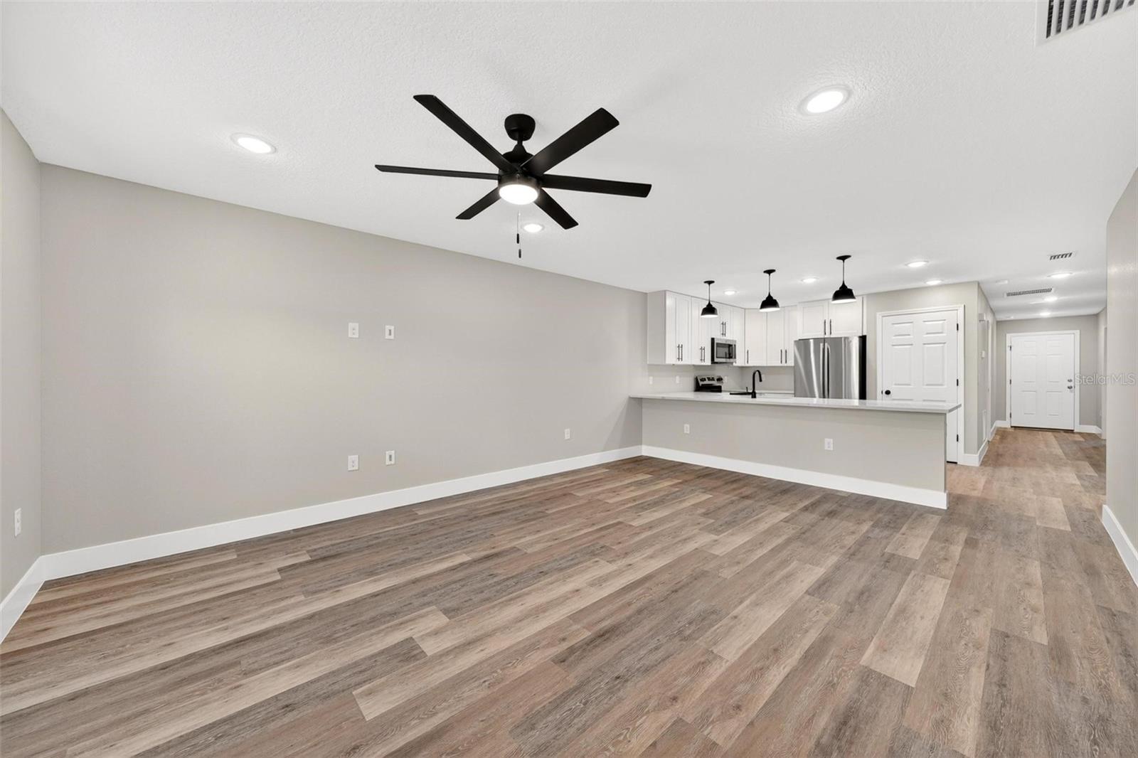 32635 VISTA AVE, LEESBURG, FL, 34788