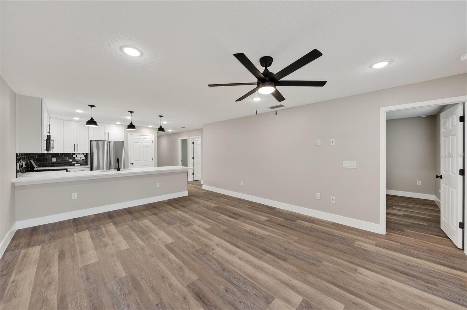 32635 VISTA AVE, LEESBURG, FL, 34788