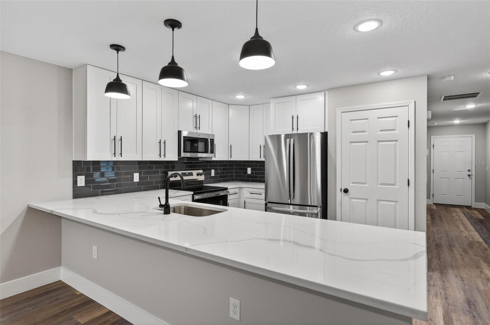 32635 VISTA AVE, LEESBURG, FL, 34788