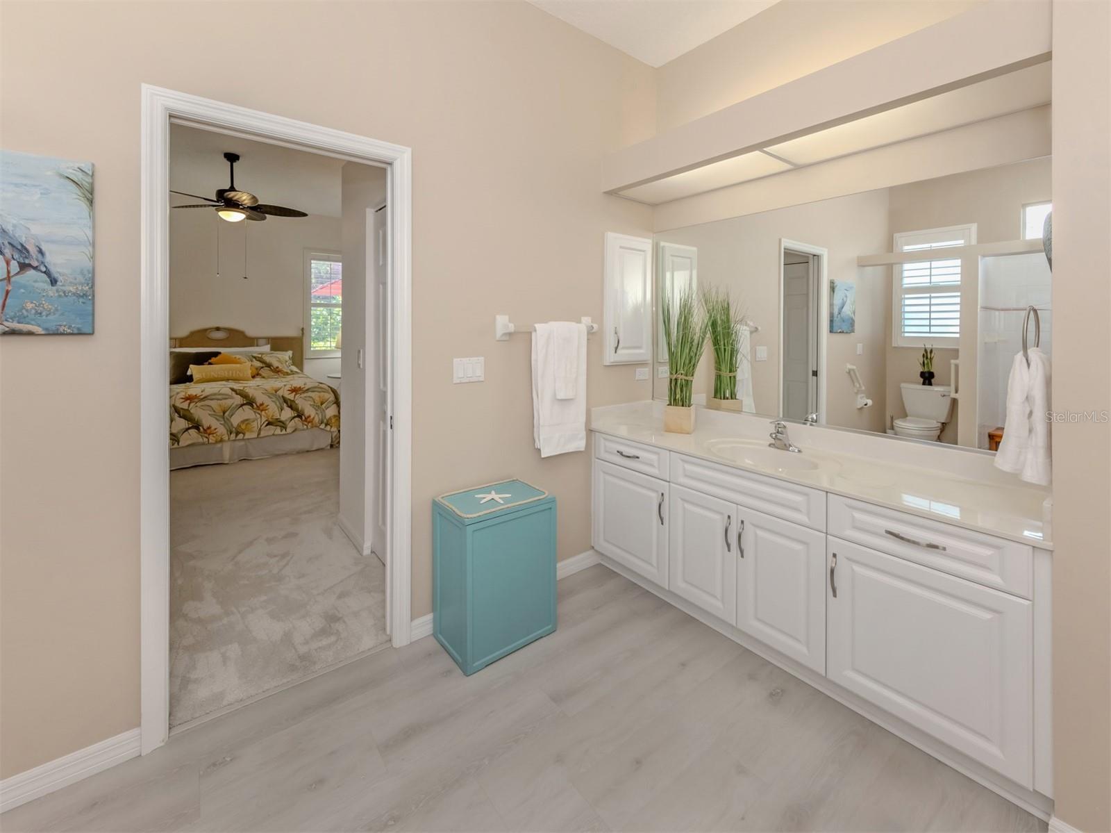 1102 SOUTHLAKE CT, VENICE, FL, 34285
