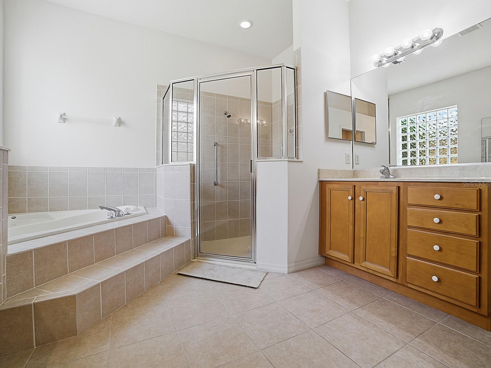 5106 CHANTICLEER DR, LEESBURG, FL, 34748