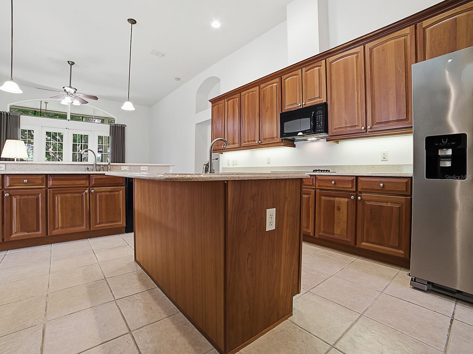5106 CHANTICLEER DR, LEESBURG, FL, 34748