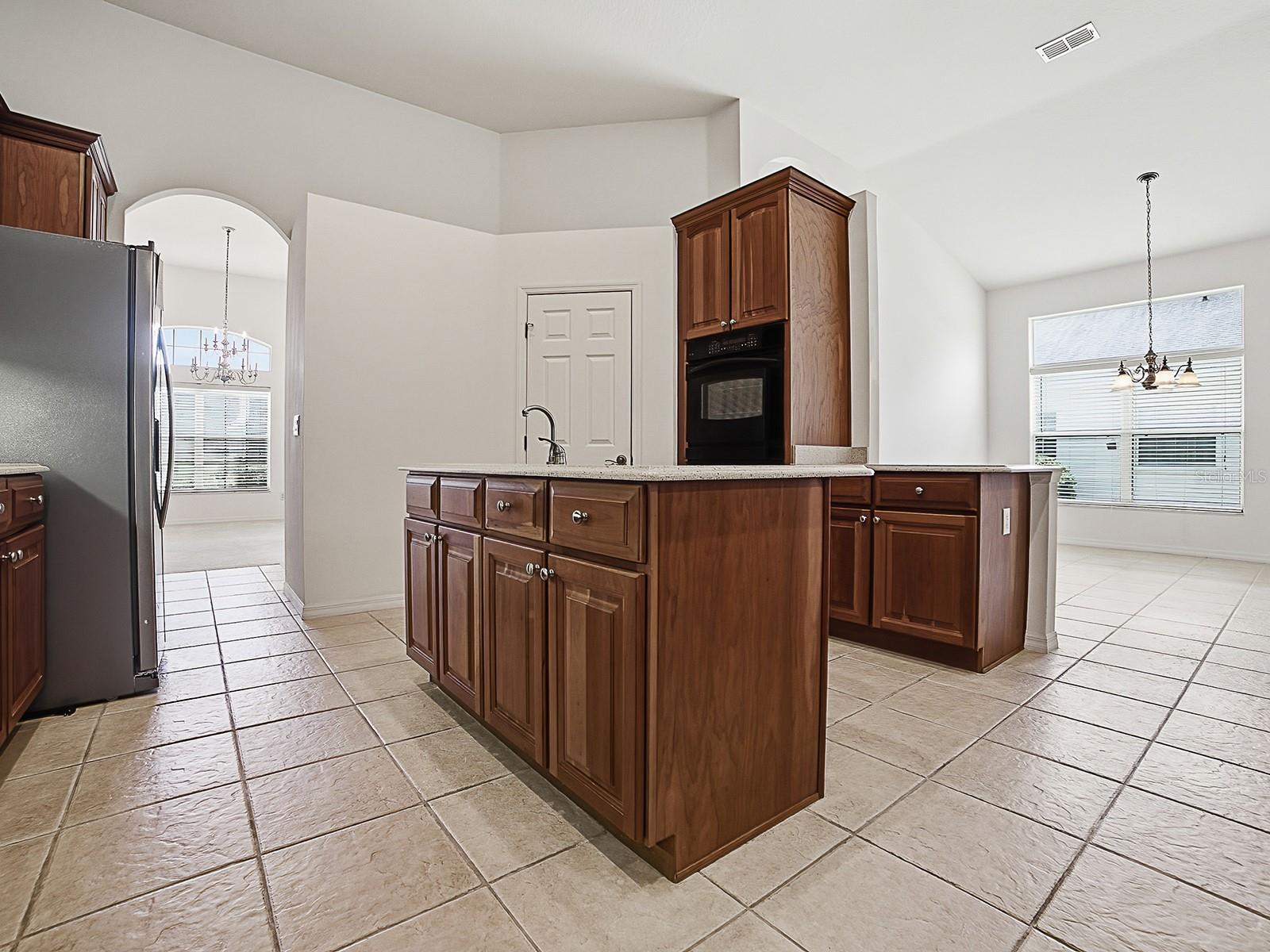 5106 CHANTICLEER DR, LEESBURG, FL, 34748