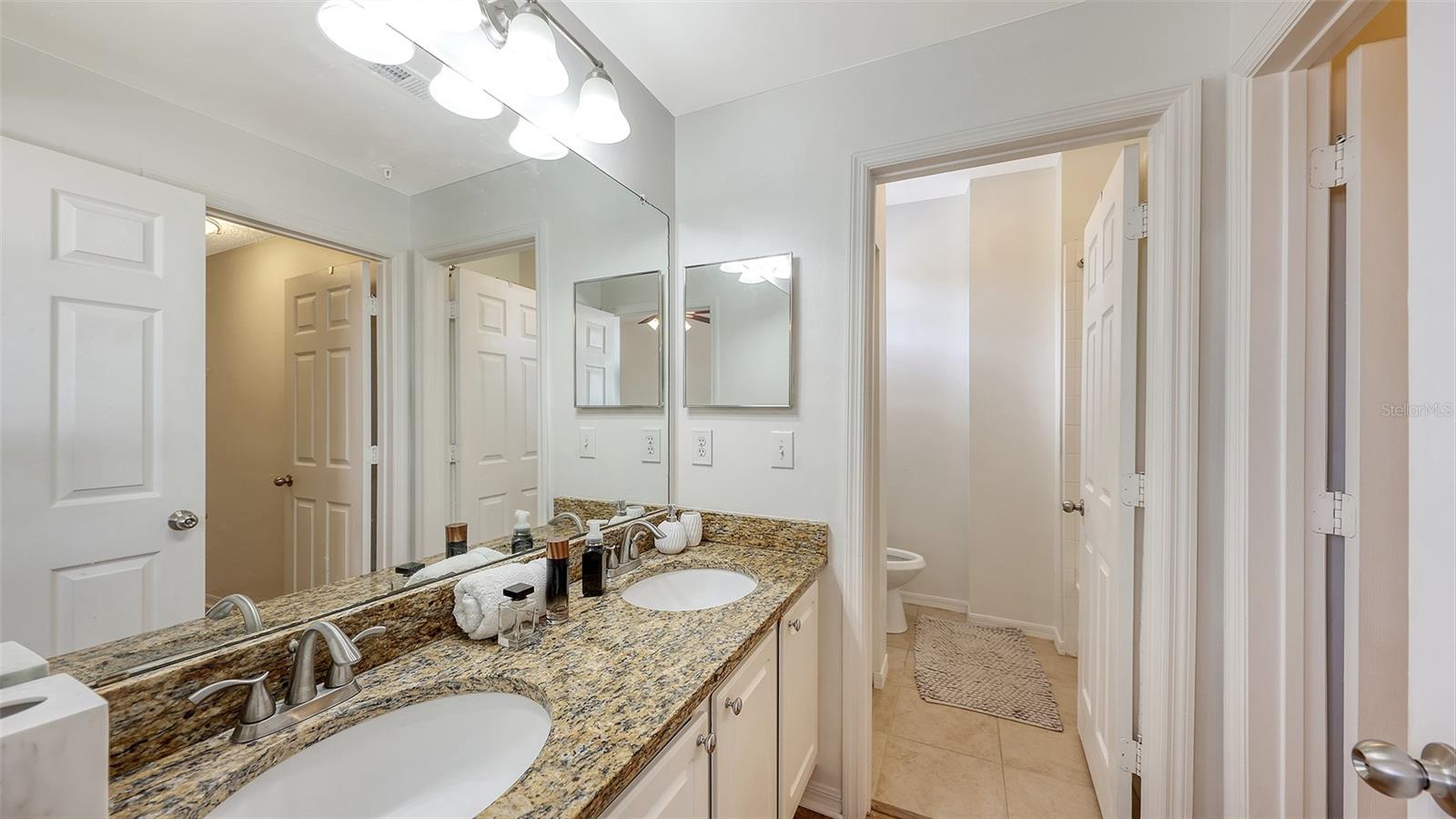 5001 BARALDI CIR #22-202, SARASOTA, FL, 34235