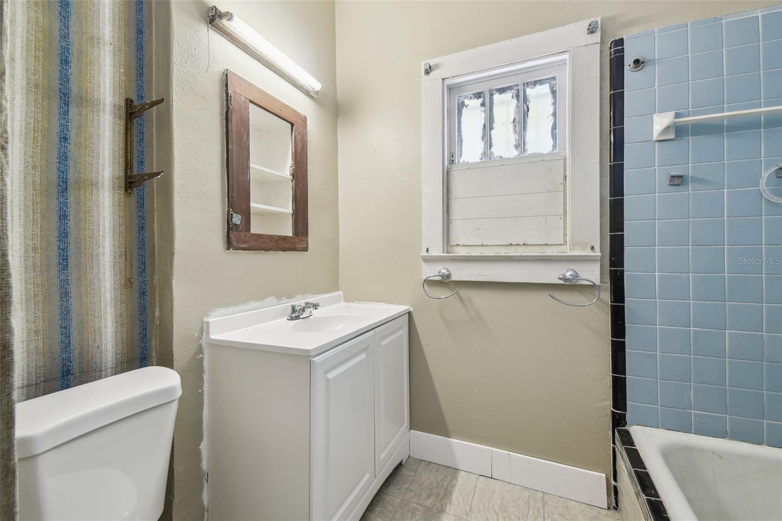 702 W VIRGINIA AVE, TAMPA, FL, 33603