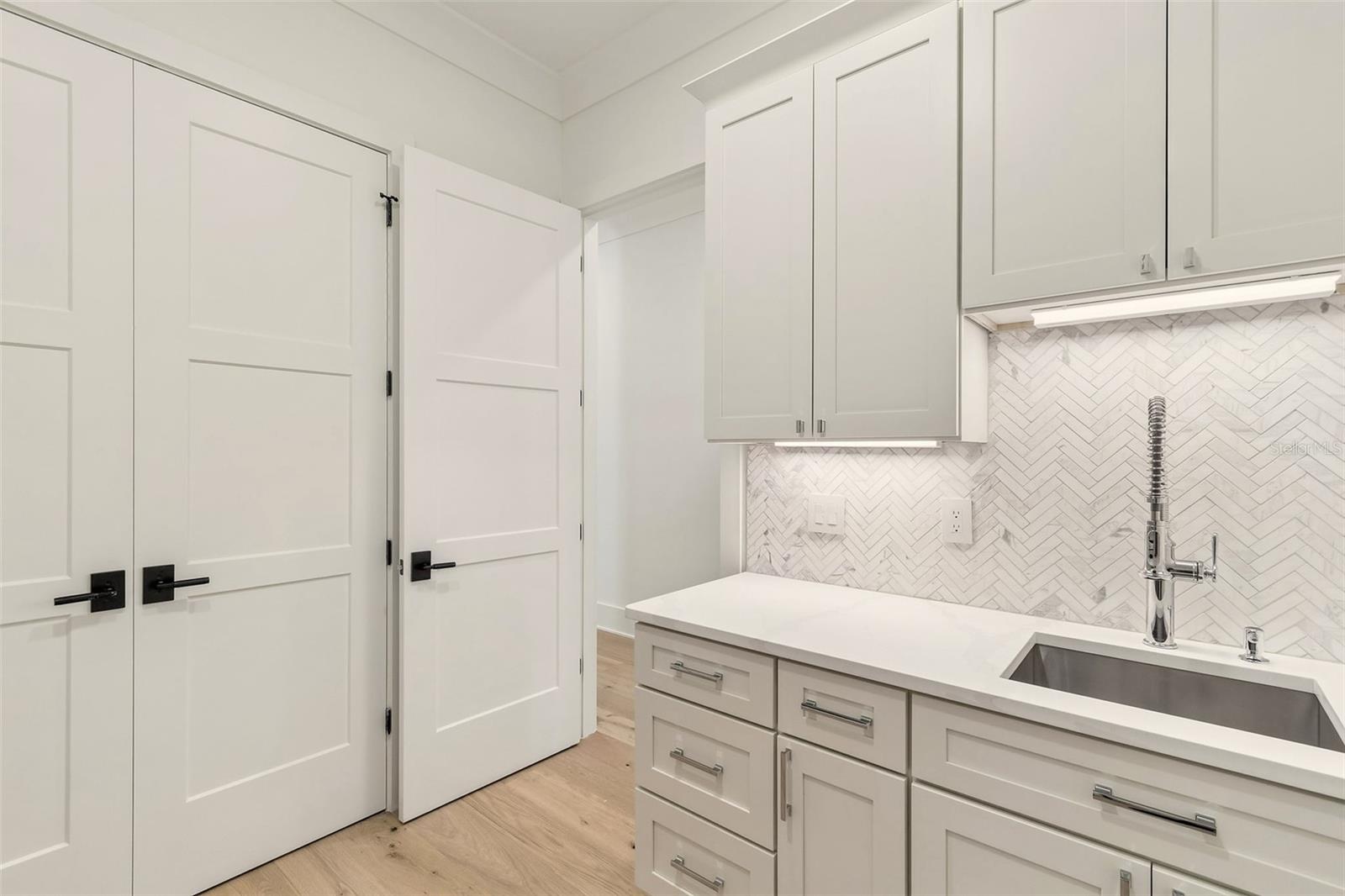 3605 W KENSINGTON AVE, TAMPA, FL, 33629