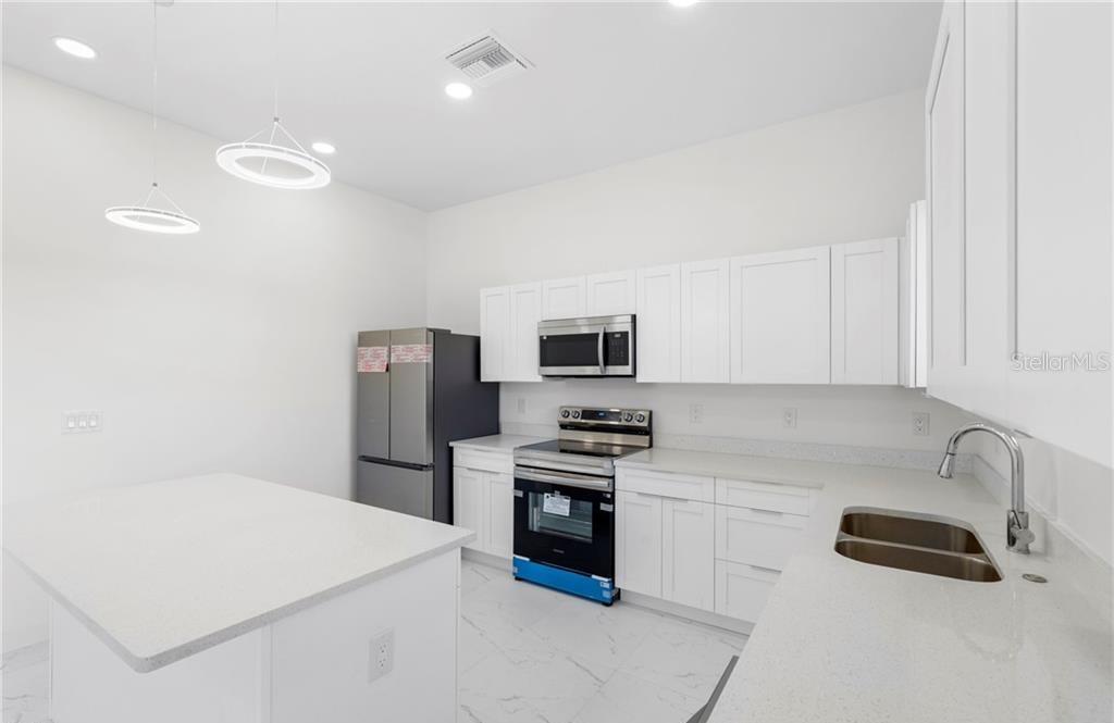 4233 JACARANDA PKWY W, CAPE CORAL, FL, 33993
