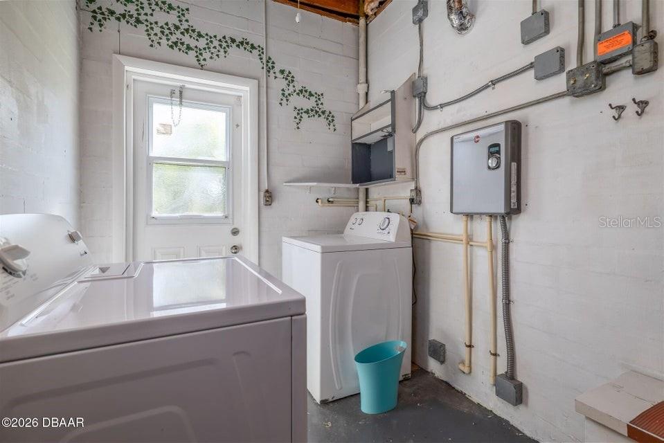 2825 GLADYS TER, DAYTONA BEACH, FL, 32118