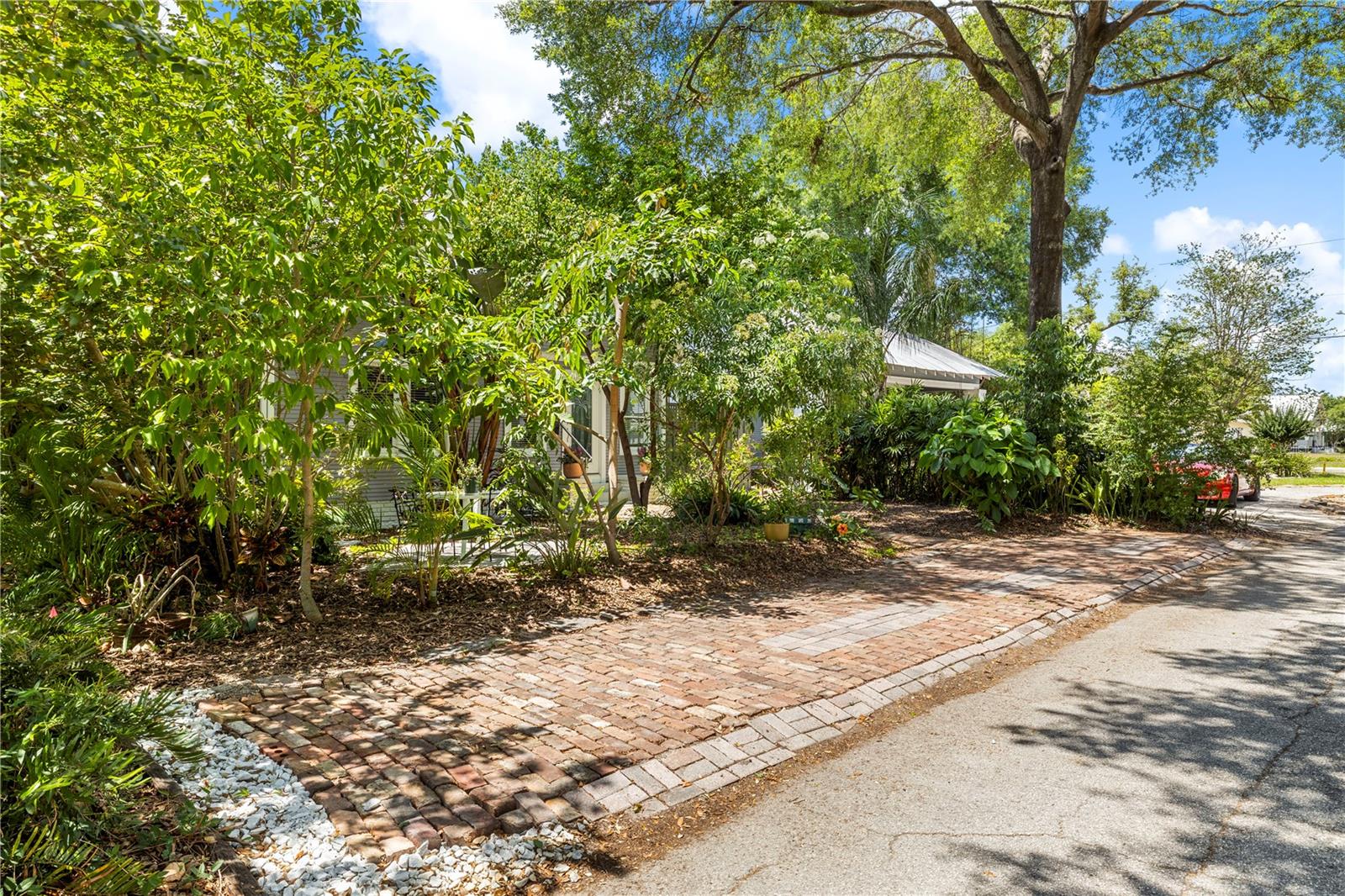 5118 N BRANCH AVE, TAMPA, FL, 33603