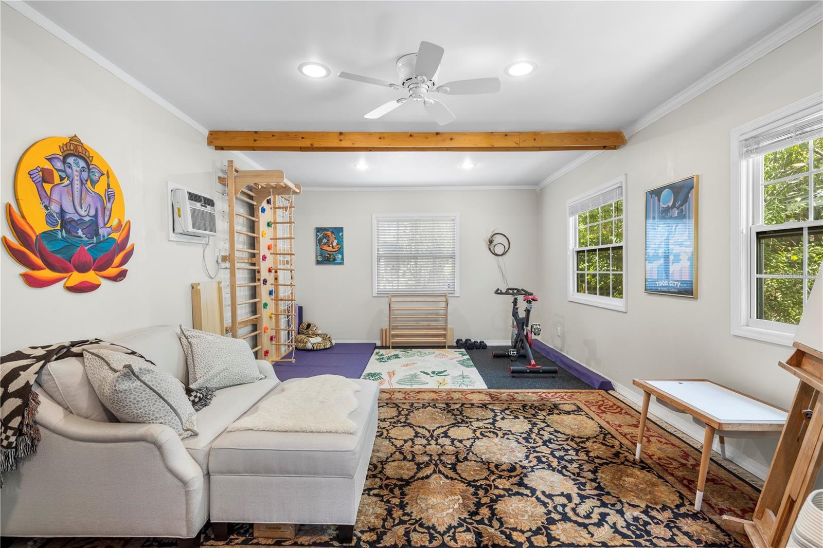 5118 N BRANCH AVE, TAMPA, FL, 33603