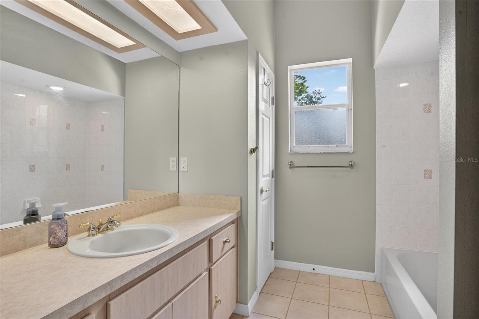 9363 TOOKE SHORE DR, WEEKI WACHEE, FL, 34613