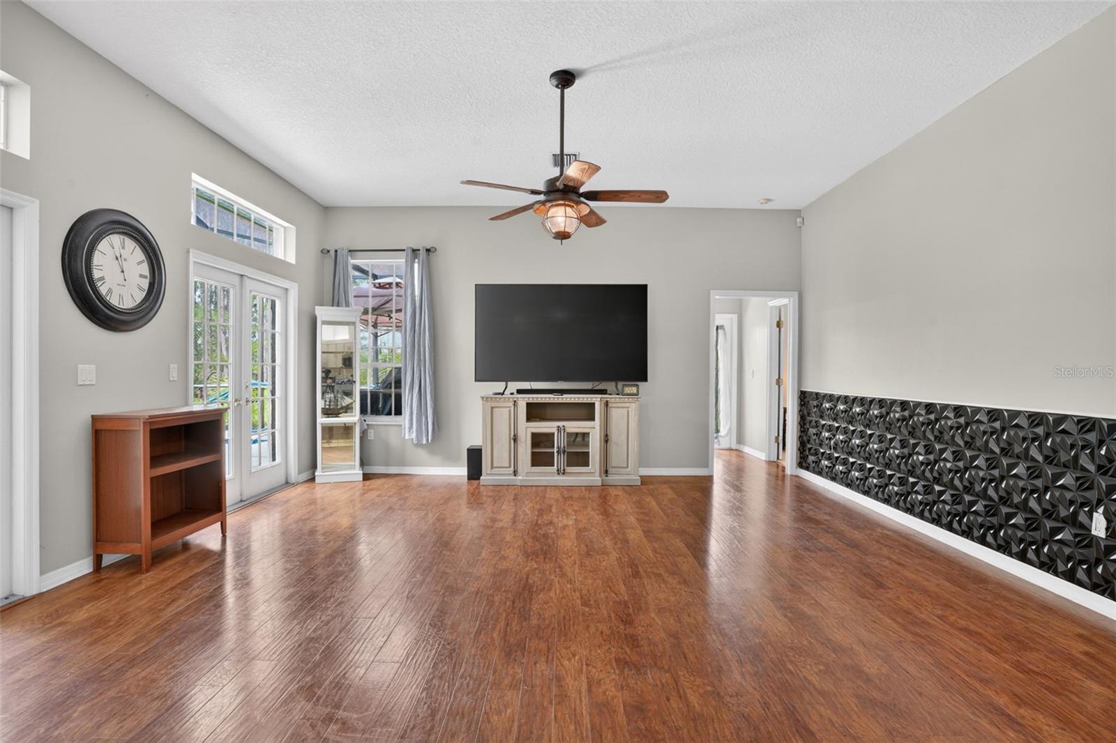 9363 TOOKE SHORE DR, WEEKI WACHEE, FL, 34613