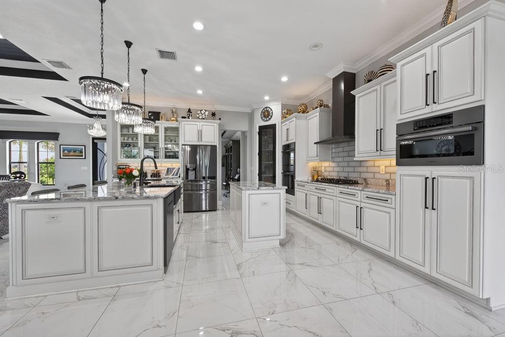 5220 LAKE VENICE DR, WIMAUMA, FL, 33598