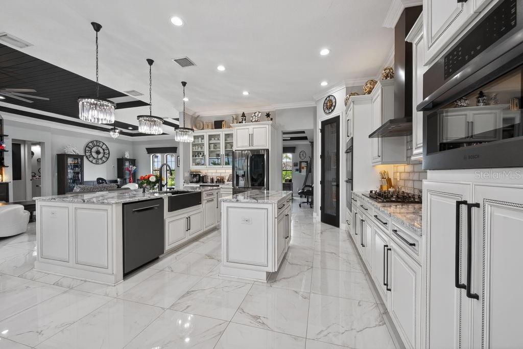 5220 LAKE VENICE DR, WIMAUMA, FL, 33598