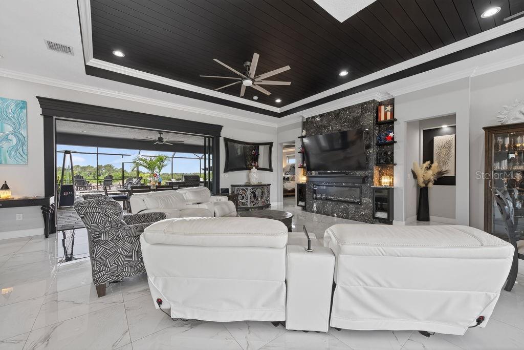 5220 LAKE VENICE DR, WIMAUMA, FL, 33598