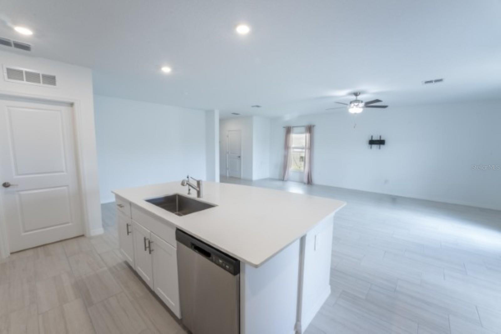 1782 LANIER RD, ZEPHYRHILLS, FL, 33541